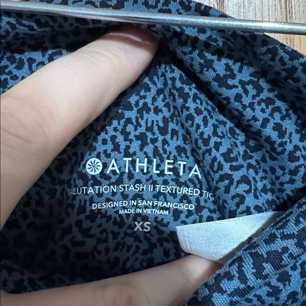 Athleta‎ women's XS salutation stash ii textured tight leopard leggings - Picture 3 of 5